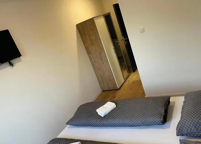 Hostel Groff Restaurant &